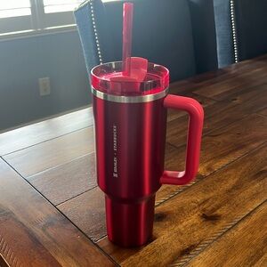 Stanley New Starbucks Christmas limited edition Shiny Red